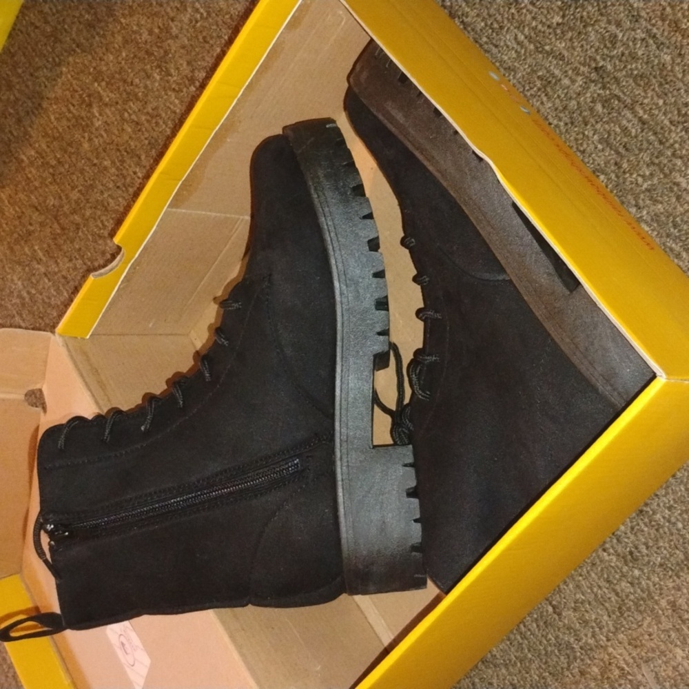 Rouge black suede lace-up boots 7.5 NEW - Picture 5 of 7